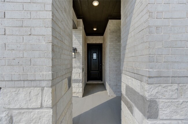 Building Photo - 25326 Loch Doon Dr