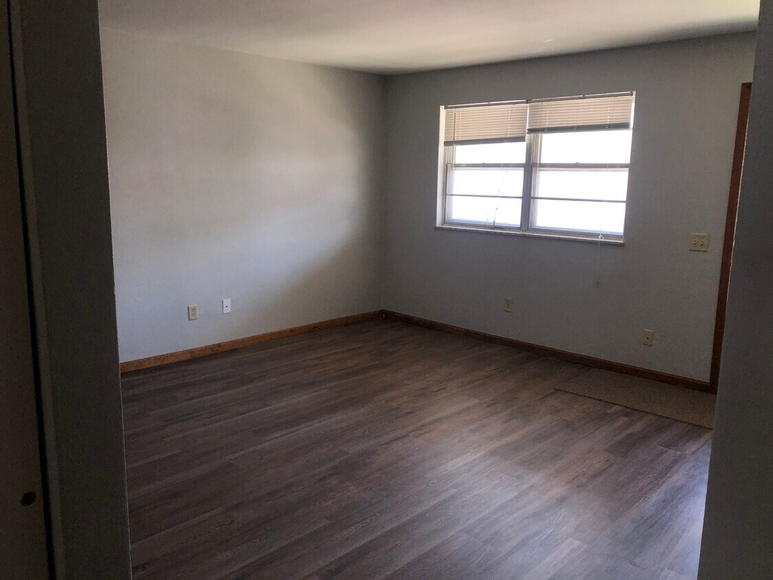 17 S Long St, Caseyville, IL 62232 Apartments in Caseyville, IL