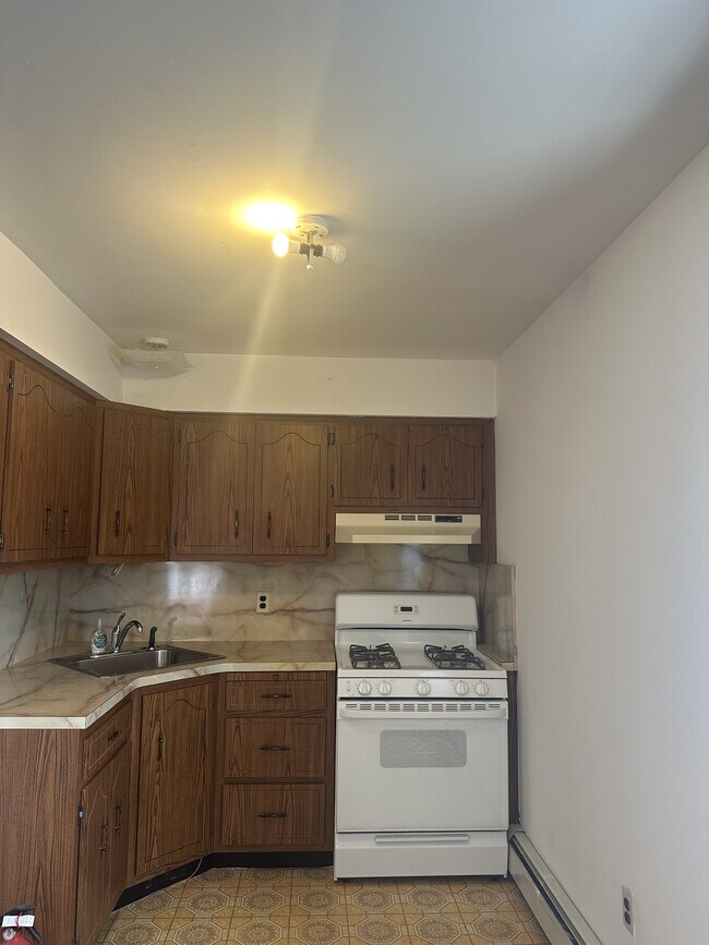 Kitchen - 40 Union Ave
