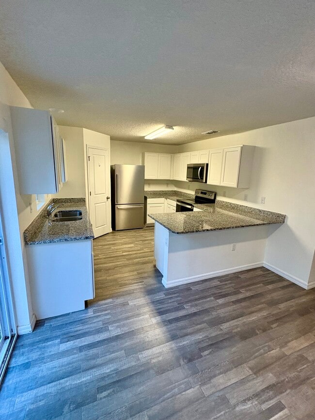 Foto del edificio - 6248 N Chestnut Terrace