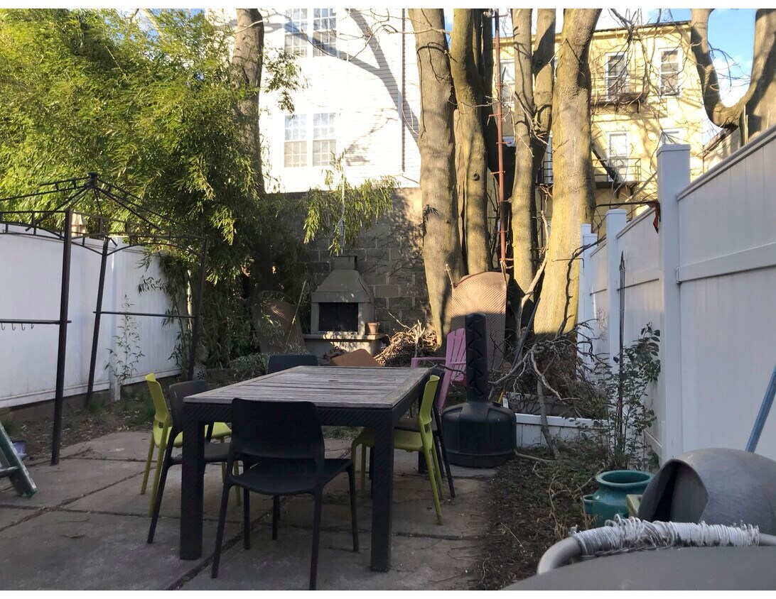Primary Photo - 710 6th St