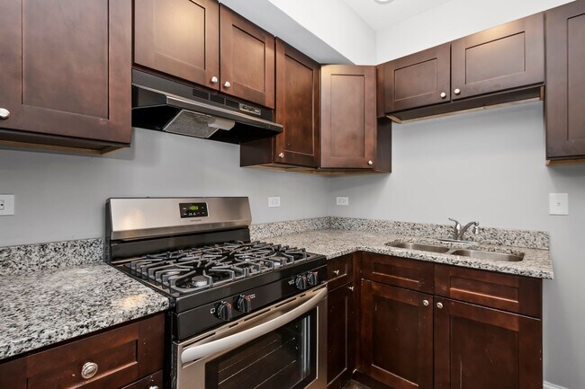 Foto del edificio - Condo Quality 1-Bedroom/ 1- Bathroom Condo Quality Apartment! – No Security Deposit!