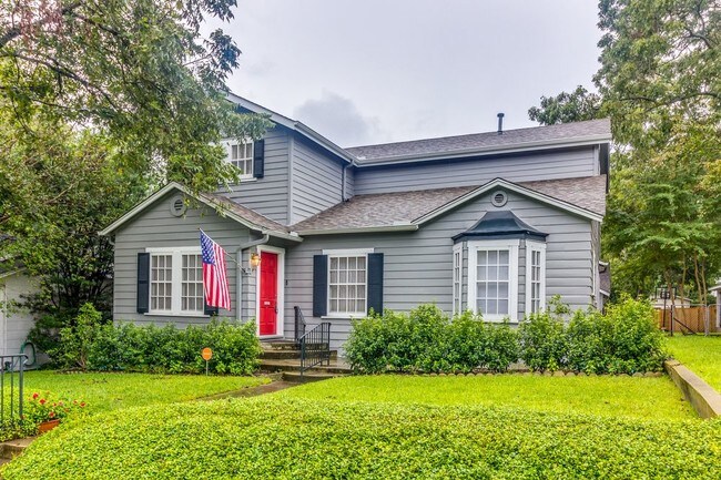 Foto del edificio - 326 Wildrose Ave