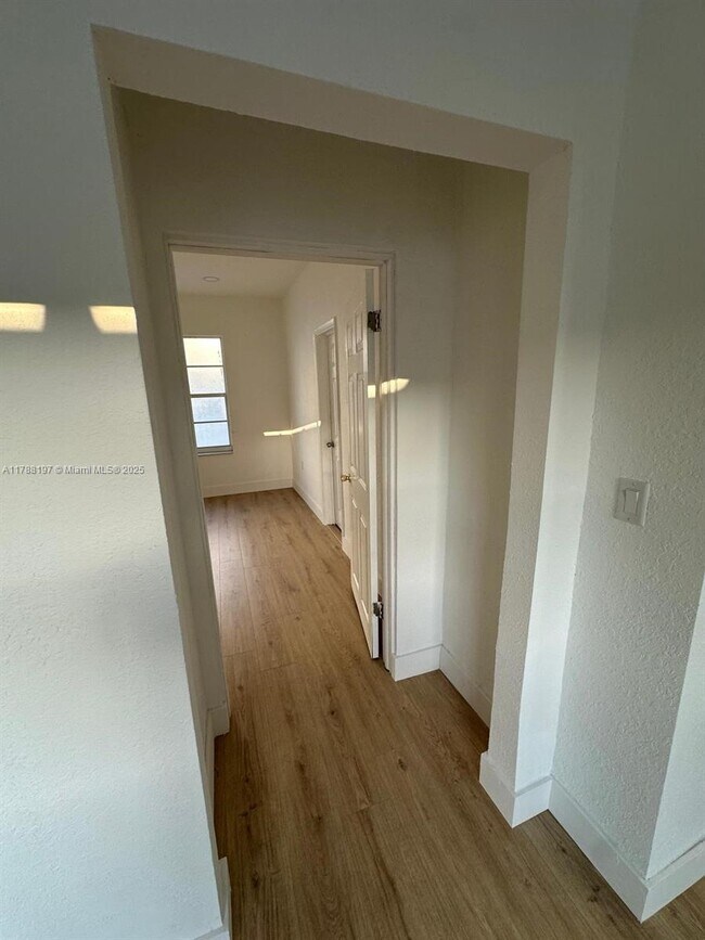 Foto del edificio - 2028 SW 2nd St