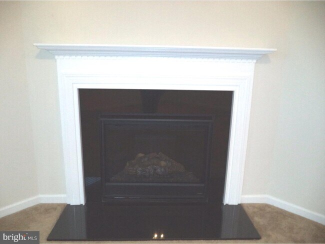 Building Photo - 108 Admiral Ln