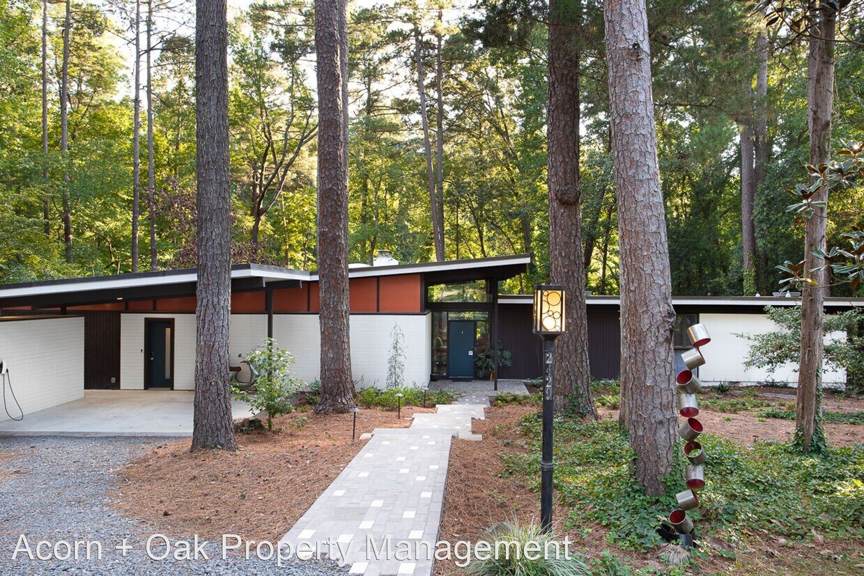 Primary Photo - 4 br, 3 bath House - 2429 Wrightwood Ave