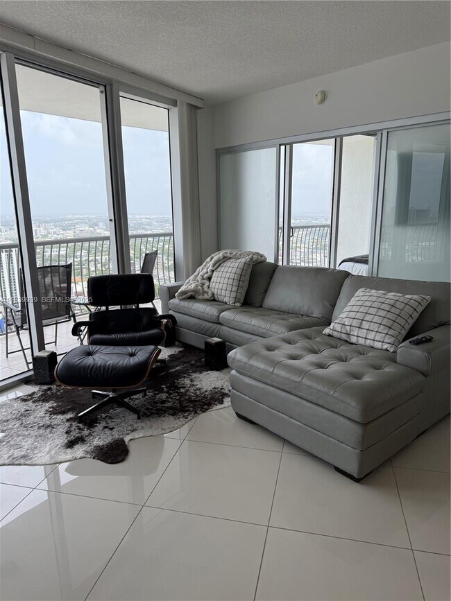 Foto del edificio - 1750 N Bayshore Dr