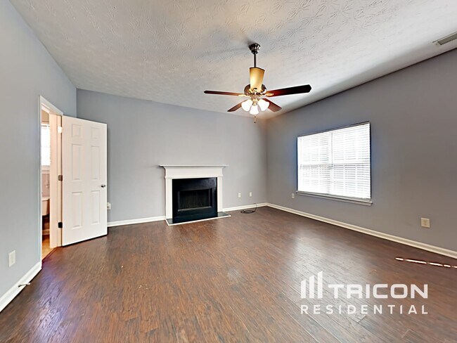 Building Photo - 660 Escalade Dr