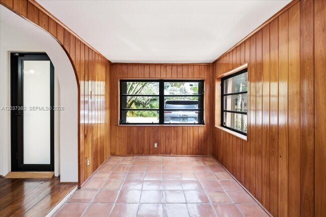 Foto del edificio - 2550 Trapp Ave