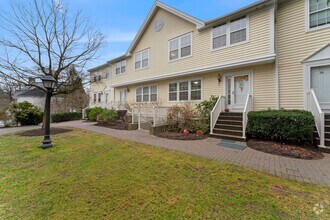 Building Photo - 629 Danbury Rd