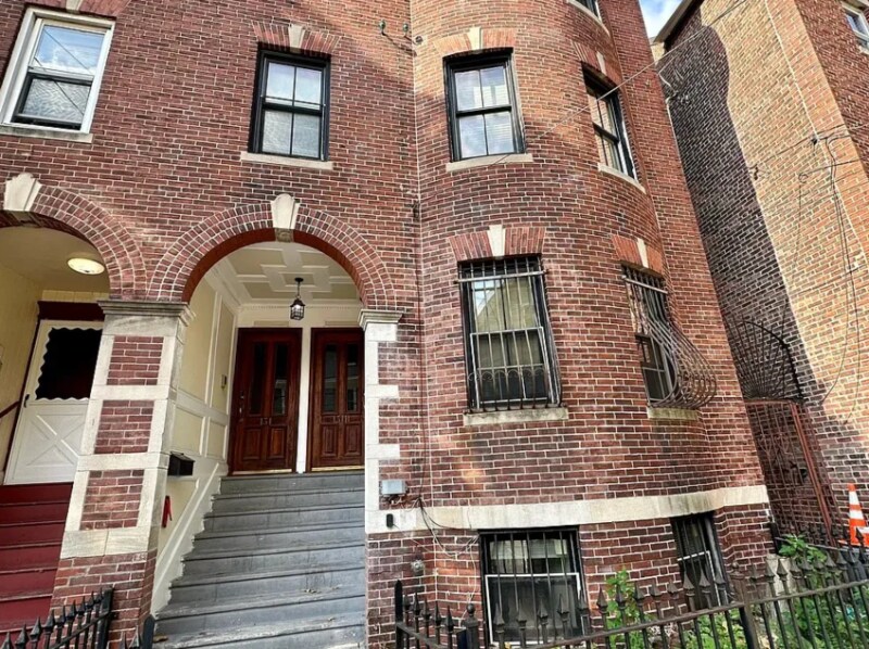 Primary Photo - 151 Highland St