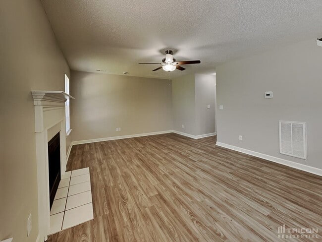 Building Photo - 3936 Far West Dr