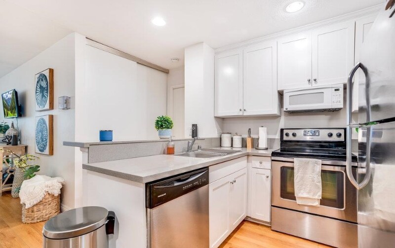 Foto principal - 4600 Lamont St