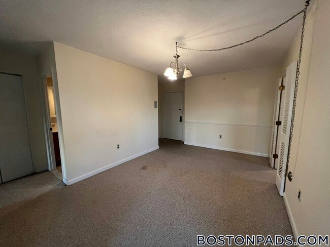 Foto del edificio - 385 Massachusetts Ave