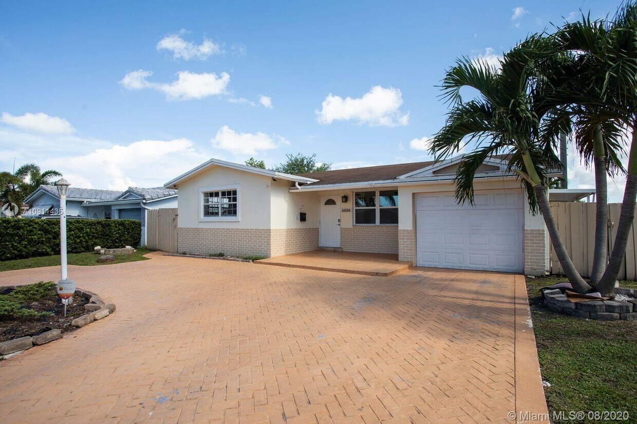 Foto principal - 5520 Hayes St