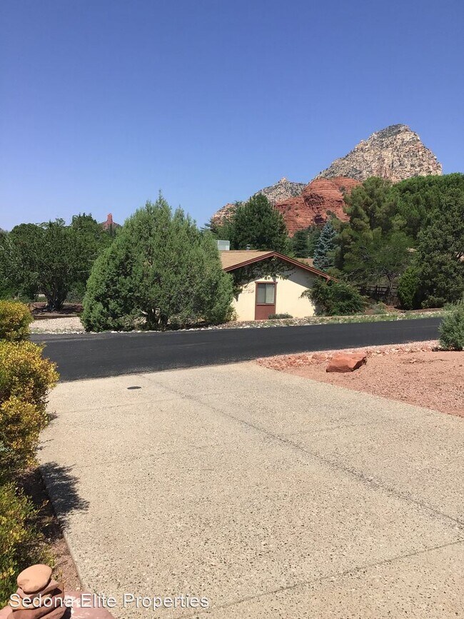 Building Photo - 3 br, 3 bath House - 305 Zane Grey Drive