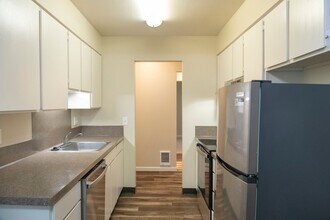 Interior Photo - Crown Royal Apartments