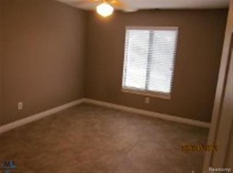 Building Photo - 15022 Island Dr