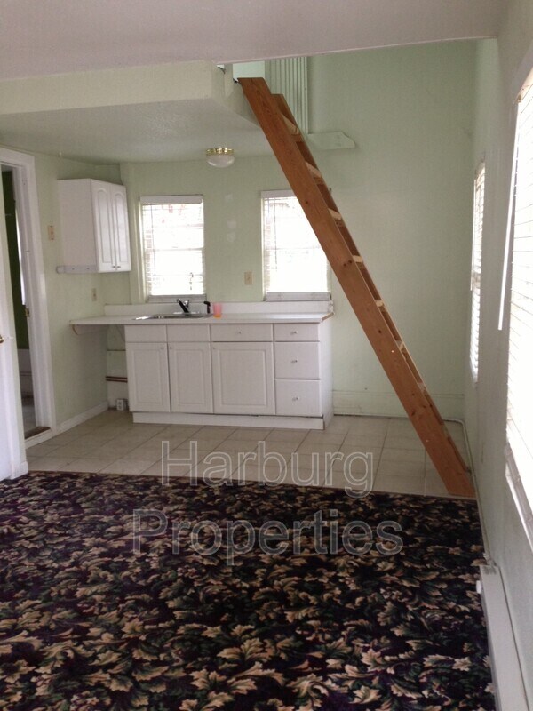 Foto del edificio - 1037 Mapleton Ave