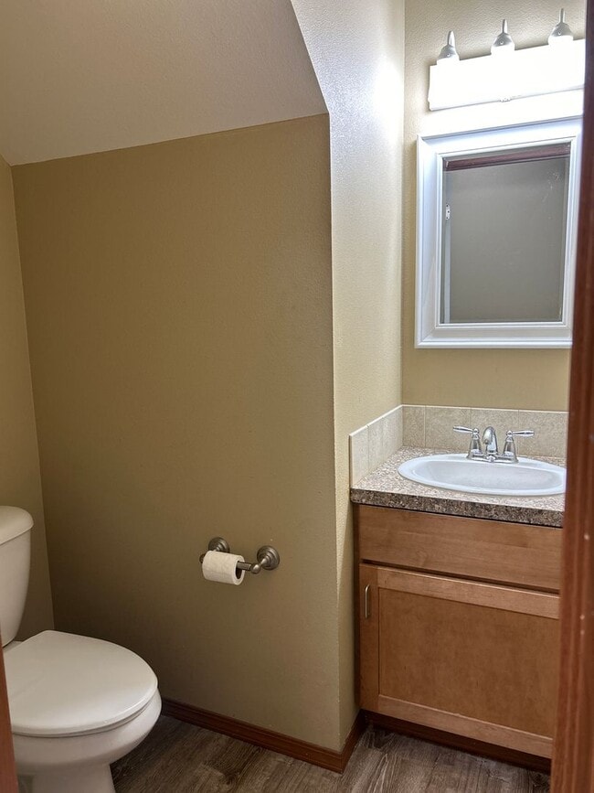 Building Photo - Townhouse for Rent in North Spokane