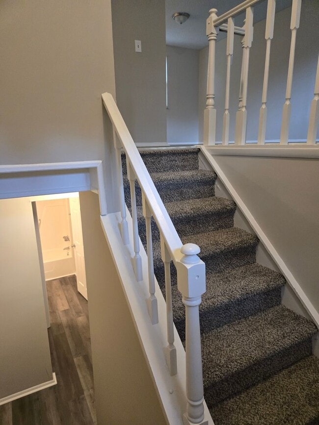 Building Photo - 2515 Camellia Dr