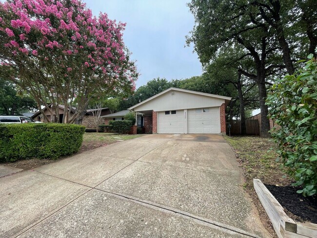 Building Photo - 5500 Holly Trail