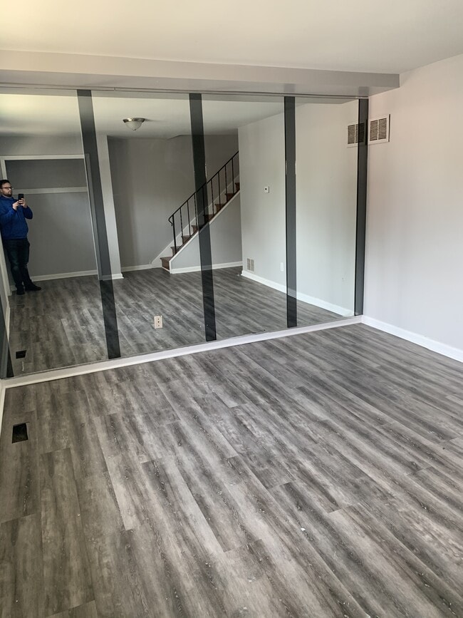 Photo - 261 E Haines St House