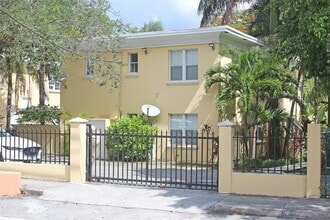Building Photo - 3395 Franklin Ave