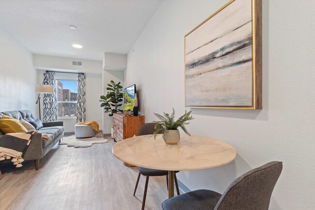 Interior Photo - The Cloud on 5th