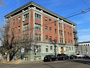 Building Photo - 1631 NW Everett St