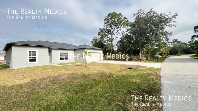 Building Photo - 1247 San Matio St