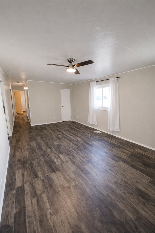 Building Photo - 439 Rosewood Ct