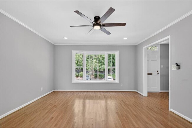 Foto del edificio - 6520 Roswell Rd NE