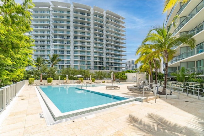 Foto del edificio - 6620 Indian Creek Dr