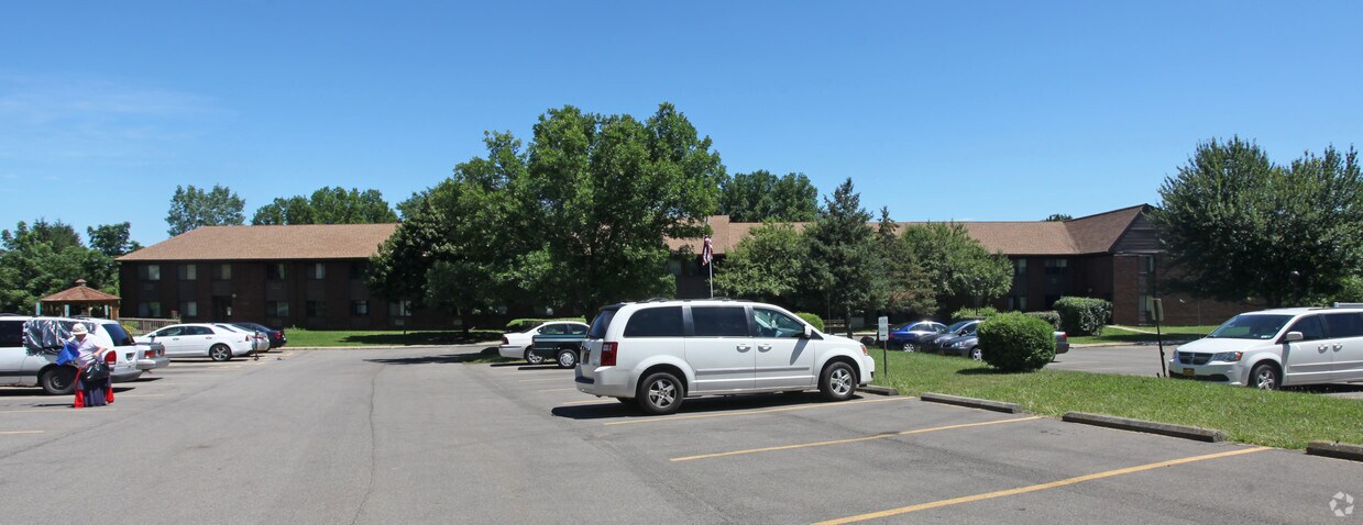 Foto del edificio - Upper South Street Senior Housing