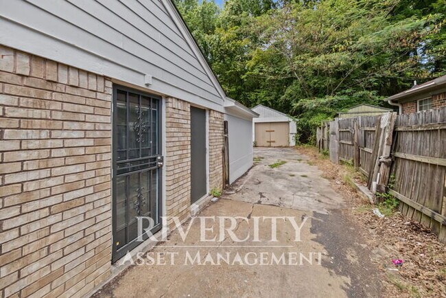 Foto del edificio - A Must See!!!!! Section 8 Friendly & Ready For Move In!!!!!!!