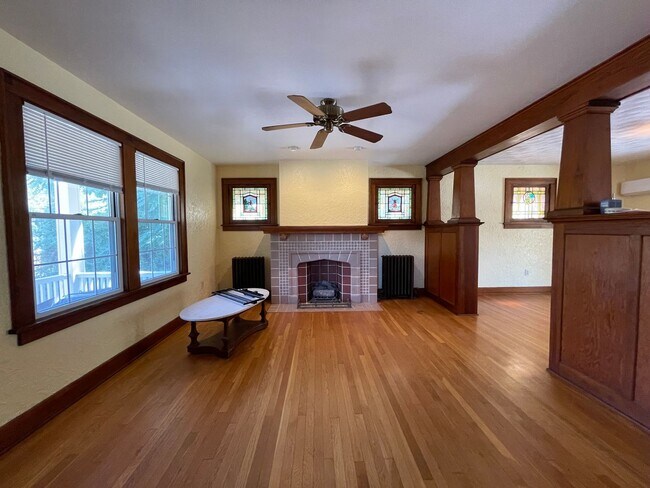 Foto del edificio - Spacious 3 Bedroom Single Family Home with...