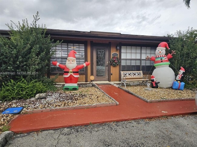 Building Photo - 10371 Jasmine Ct