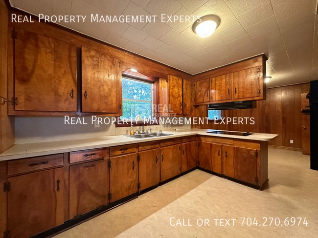 Foto del edificio - 1396 Shinnville Rd