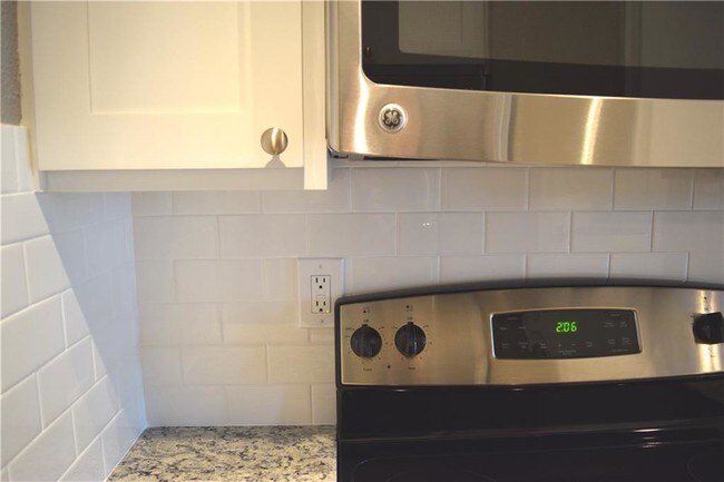 Foto del edificio - 504 Swanee Dr