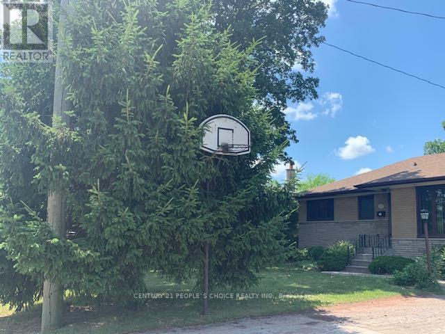 Photo du bâtiment - 1393 Selkirk Ave