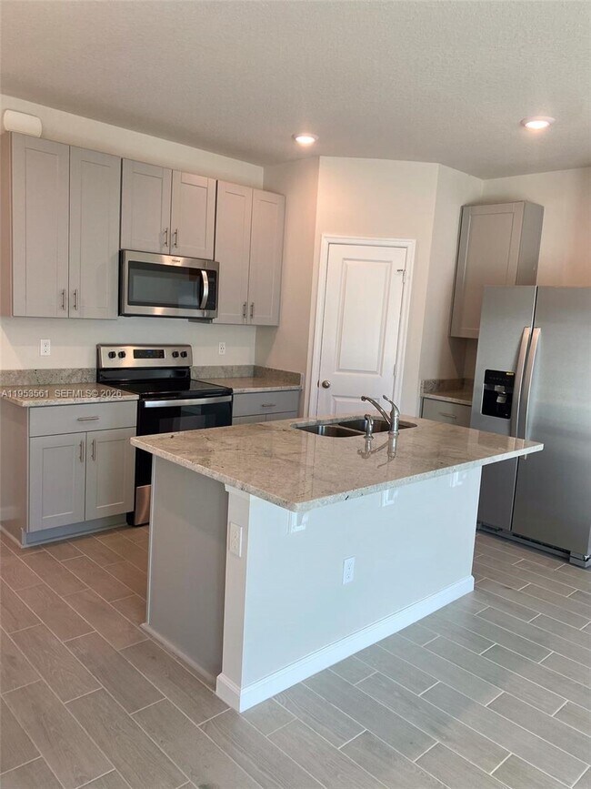 Foto del edificio - 5629 Mentmore Dr