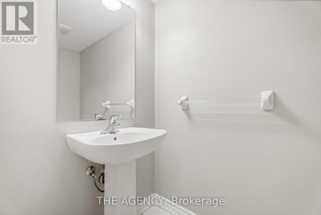 Building Photo - 570-570 Linden Dr