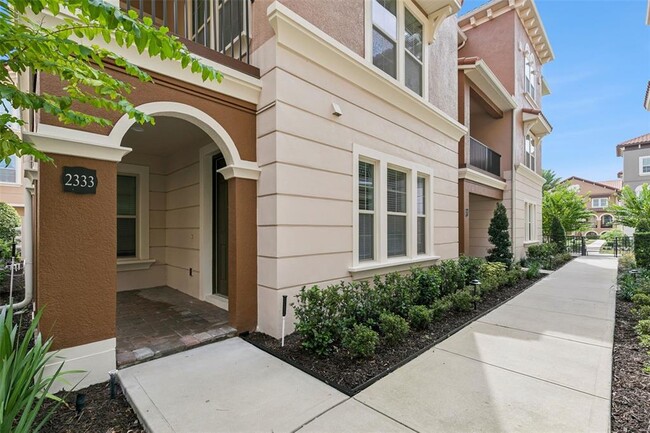 Building Photo - 2333 Lobelia Dr