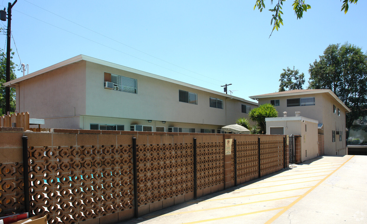 Building Photo - 1325 S Alta Vista Ave