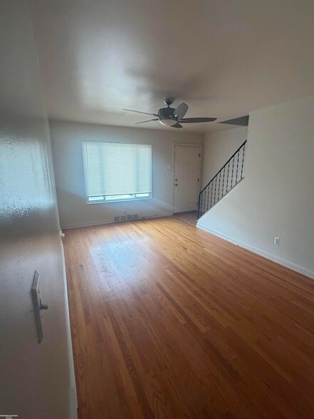 Foto del edificio - 20644 Hollywood St