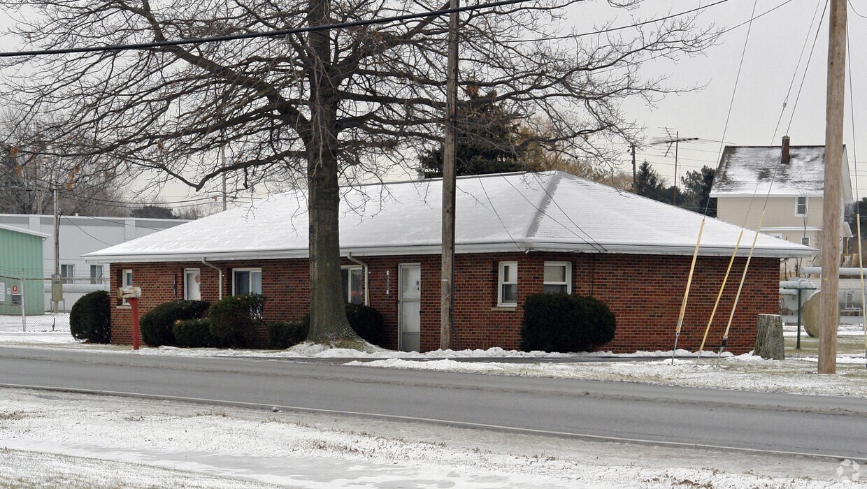 1301 Cooper Foster Park Rd, Amherst, OH 44001 Apartments in Amherst