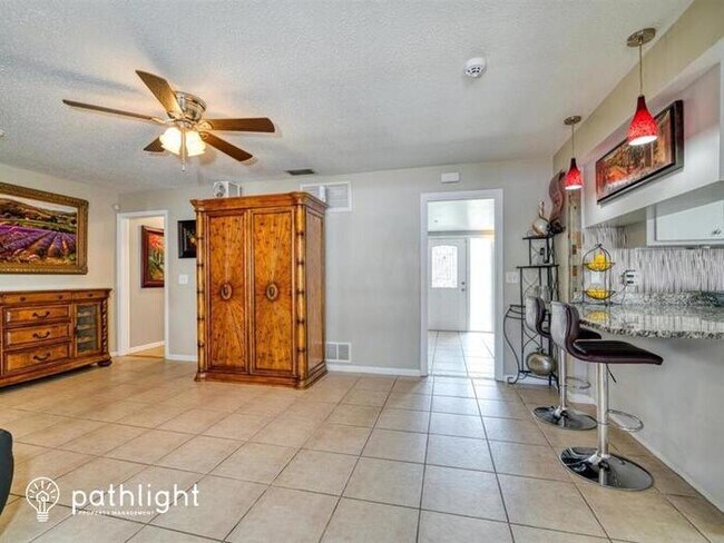 Building Photo - 904 Richards Avenue, Clearwater, FL, 33755