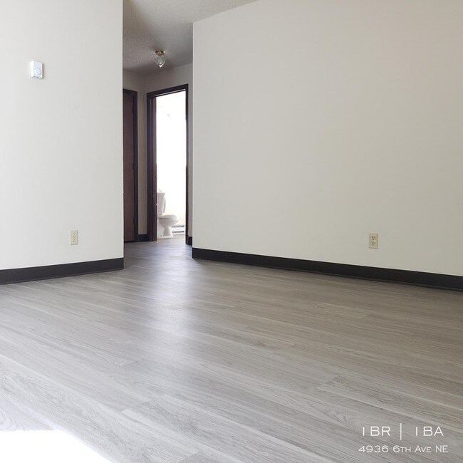 Foto del edificio - 4936 6th Ave NE