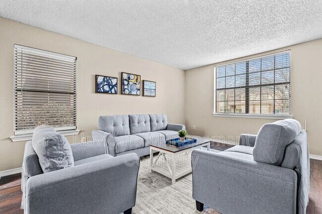 Foto del edificio - 2317 Warrington Ave